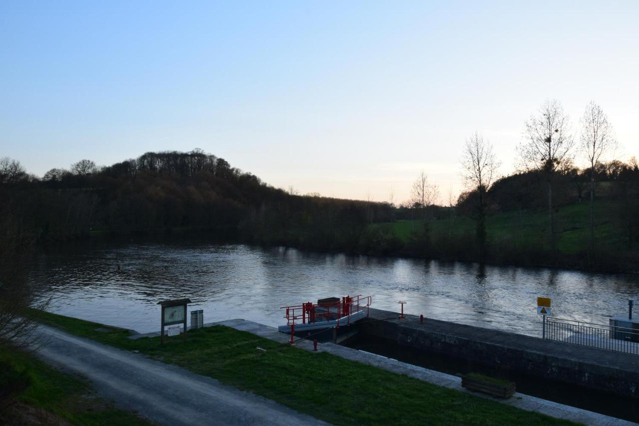 Ecluse Le Port, Etape Velofrancette Panzió Sace Kültér fotó